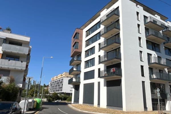 Prenájom garáže 13 m², Kardašovská, Praha Prenájom garáže 13 m², Kardašovská, Praha