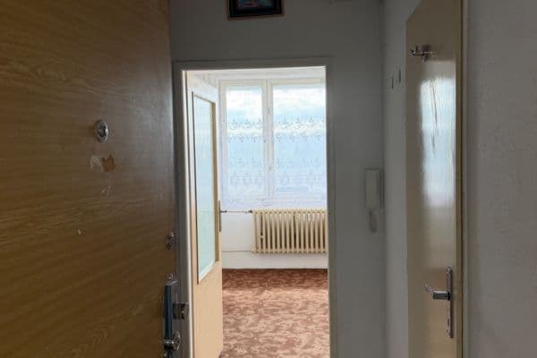Prenájom bytu 1-izbový 41 m², Lovosická, Praha Prenájom bytu 1-izbový 41 m², Lovosická, Praha