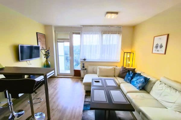 Prenájom bytu 2-izbový 48 m², Jeřabinová, Praha Prenájom bytu 2-izbový 48 m², Jeřabinová, Praha