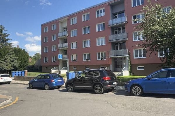 Prenájom bytu 3-izbový 84 m², Roháčova, Český Brod Prenájom bytu 3-izbový 84 m², Roháčova, Český Brod