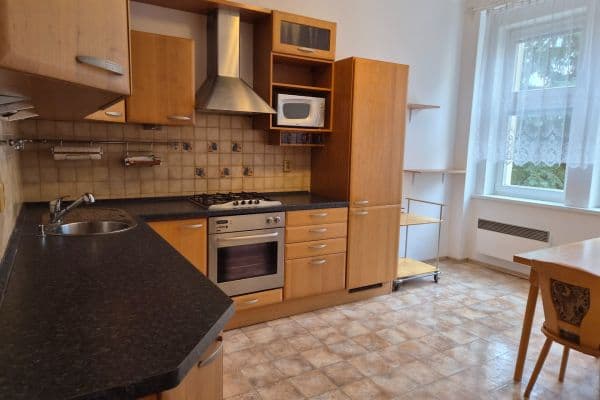 Prenájom bytu 2-izbový 82 m², U Letenského sadu, Praha Prenájom bytu 2-izbový 82 m², U Letenského sadu, Praha