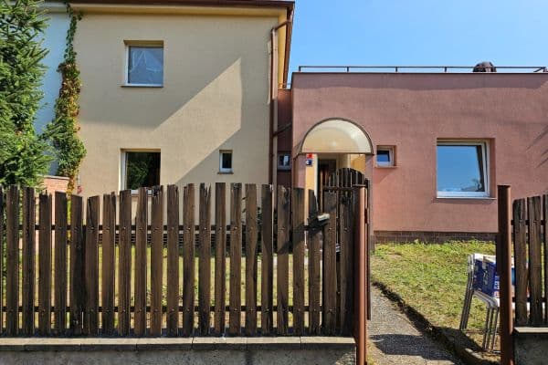 Prenájom bytu 4-izbový 18 m², Lanýžová, Praha Prenájom bytu 4-izbový 18 m², Lanýžová, Praha
