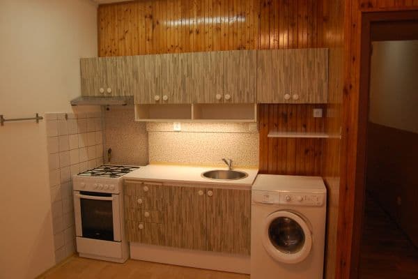 Prenájom bytu 2-izbový 42 m², Kunětická, Pardubice Prenájom bytu 2-izbový 42 m², Kunětická, Pardubice