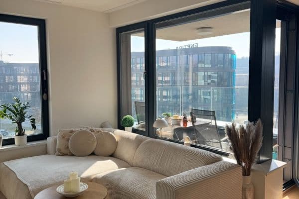Prenájom bytu 2-izbový 61 m², Kačírkova, Praha Prenájom bytu 2-izbový 61 m², Kačírkova, Praha
