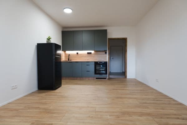 Prenájom bytu 1-izbový 37 m², K Újezdu, SO POÚ Nýřany Prenájom bytu 1-izbový 37 m², K Újezdu, SO POÚ Nýřany