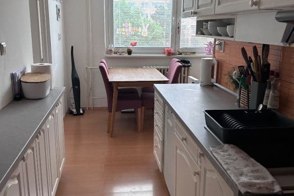 Predaj bytu 3-izbový 75 m², mjr. Nováka, SO POÚ Ivančice Predaj bytu 3-izbový 75 m², mjr. Nováka, SO POÚ Ivančice