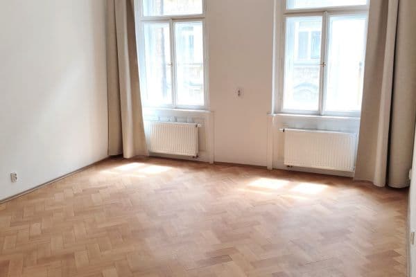 Prenájom bytu 1-izbový 39 m², Soukenická, Praha Prenájom bytu 1-izbový 39 m², Soukenická, Praha