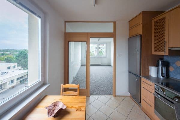 Prenájom bytu 3-izbový 66 m², Travná, Praha Prenájom bytu 3-izbový 66 m², Travná, Praha