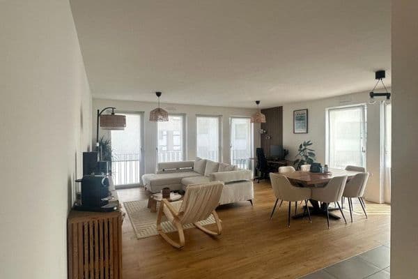 Prenájom bytu 2-izbový 70 m², Frankfurt am Main Prenájom bytu 2-izbový 70 m², Frankfurt am Main