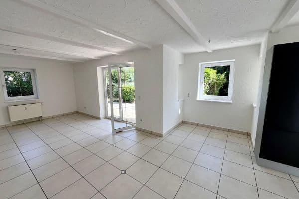 Prenájom bytu 2-izbový 89 m², Mickhausen Prenájom bytu 2-izbový 89 m², Mickhausen