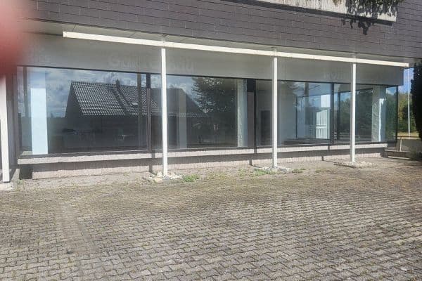 Prenájom nebytového priestoru 300 m², Einsteinstraße 2, Schramberg Prenájom nebytového priestoru 300 m², Einsteinstraße 2, Schramberg