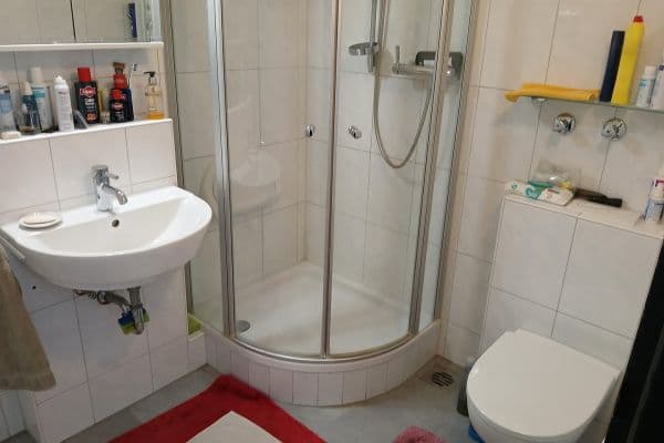 Prenájom bytu 2-izbový 56 m², Glockenstr. 35, Düsseldorf Prenájom bytu 2-izbový 56 m², Glockenstr. 35, Düsseldorf
