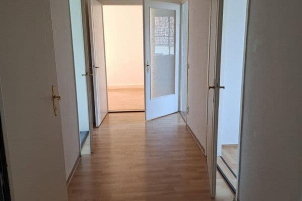 Prenájom bytu 3-izbový 65 m², Marxstr. 1, Seifhennersdorf Prenájom bytu 3-izbový 65 m², Marxstr. 1, Seifhennersdorf
