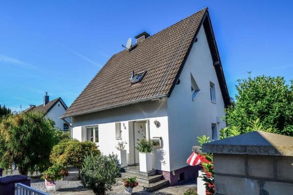 Predaj domu 220 m², pozemok 455 m², Jakob-Eulerstr.34, Bergisch Gladbach Predaj domu 220 m², pozemok 455 m², Jakob-Eulerstr.34, Bergisch Gladbach