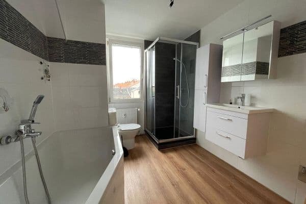 Prenájom bytu 3-izbový 70 m², Langestr.27, Freiberg Prenájom bytu 3-izbový 70 m², Langestr.27, Freiberg