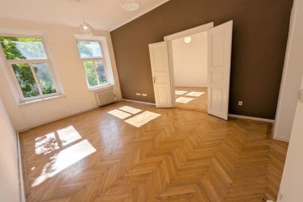 Prenájom bytu 2-izbový 77 m², Československé armády, Hradec Králové Prenájom bytu 2-izbový 77 m², Československé armády, Hradec Králové