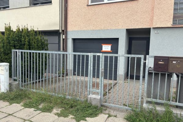 Prenájom garáže 20 m², Českobratrská, Olomouc Prenájom garáže 20 m², Českobratrská, Olomouc