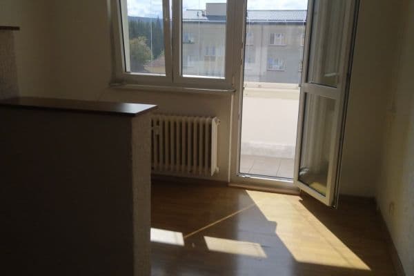 Prenájom bytu 2-izbový 55 m², Budovatelů, Karlovy Vary Prenájom bytu 2-izbový 55 m², Budovatelů, Karlovy Vary
