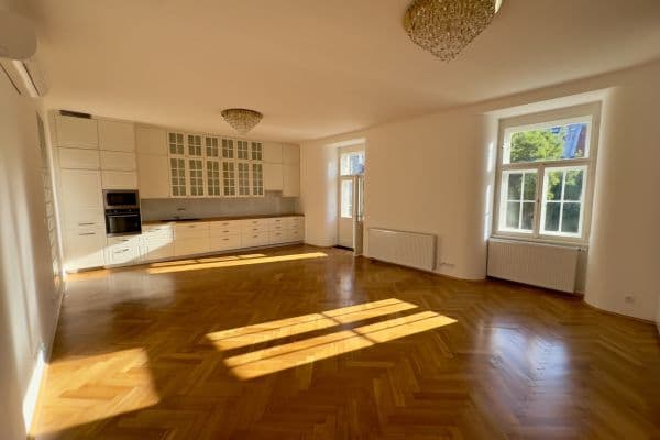 Prenájom bytu 3-izbový 98 m², K Brusce, Praha Prenájom bytu 3-izbový 98 m², K Brusce, Praha