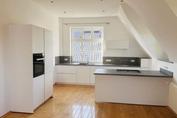 Prenájom bytu 4-izbový 135 m², Melle Prenájom bytu 4-izbový 135 m², Melle