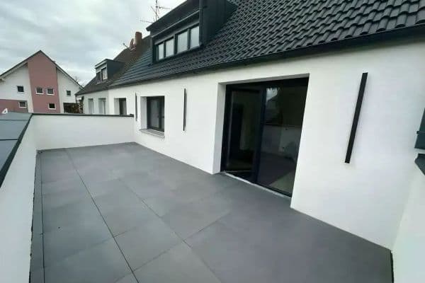 Prenájom bytu 3-izbový 114 m², Nürnberg, Bavorsko Prenájom bytu 3-izbový 114 m², Nürnberg, Bavorsko