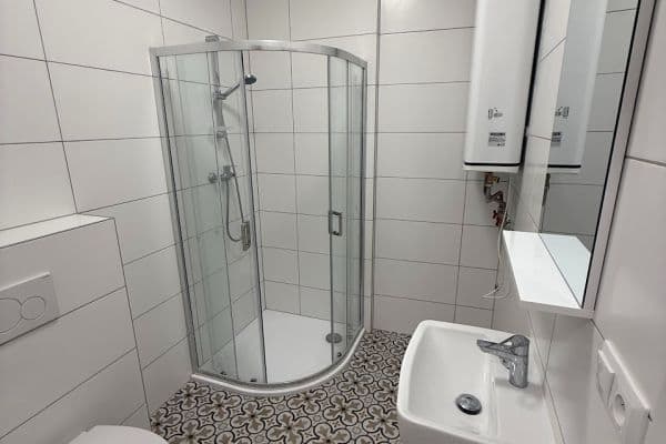 Prenájom bytu 2-izbový 35 m², Baarovo nábřeží, Brno Prenájom bytu 2-izbový 35 m², Baarovo nábřeží, Brno