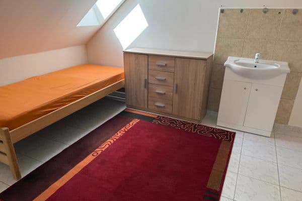 Prenájom bytu 1-izbový 18 m², V Podlískách, Braškov Prenájom bytu 1-izbový 18 m², V Podlískách, Braškov