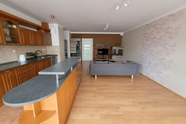 Prenájom bytu 3-izbový 86 m², Pod Koželuhy, Jičín Prenájom bytu 3-izbový 86 m², Pod Koželuhy, Jičín