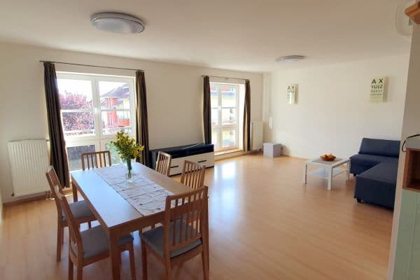Prenájom bytu 3-izbový 119 m², Mladotova, Praha Prenájom bytu 3-izbový 119 m², Mladotova, Praha
