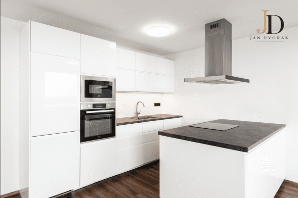 Predaj bytu 3-izbový 79 m², Kurčatovova, Praha Predaj bytu 3-izbový 79 m², Kurčatovova, Praha