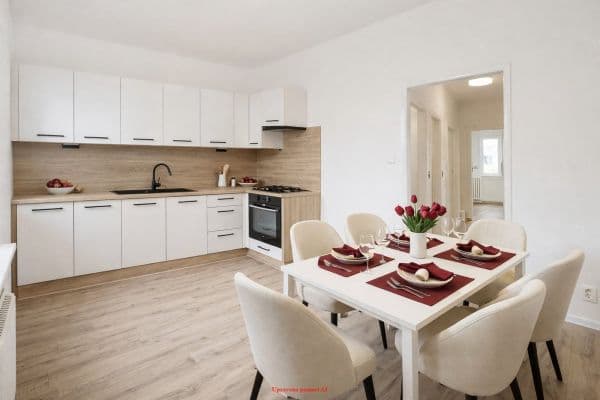 Prenájom bytu 2-izbový 55 m², Cihelní, Karviná-Nové Město Prenájom bytu 2-izbový 55 m², Cihelní, Karviná-Nové Město