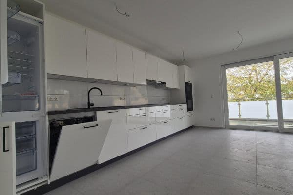 Prenájom bytu 3-izbový 90 m², Am Bach 17, Aglasterhausen Prenájom bytu 3-izbový 90 m², Am Bach 17, Aglasterhausen