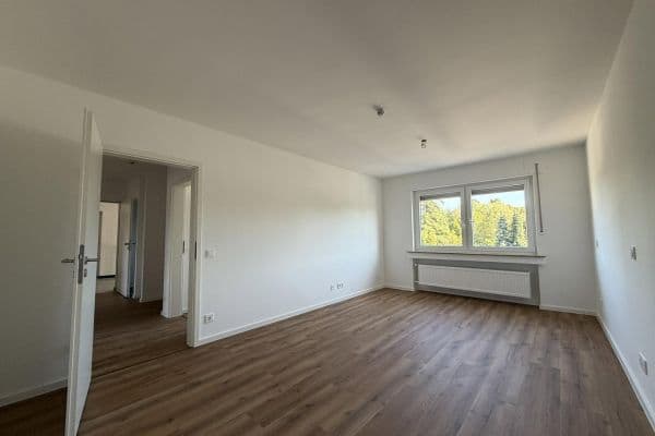 Prenájom bytu 3-izbový 95 m², Aachener Straße 1274, Köln Prenájom bytu 3-izbový 95 m², Aachener Straße 1274, Köln