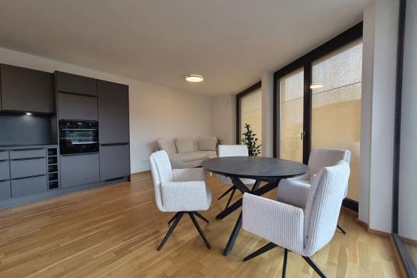 Prenájom bytu 3-izbový 93 m², Dresden Prenájom bytu 3-izbový 93 m², Dresden