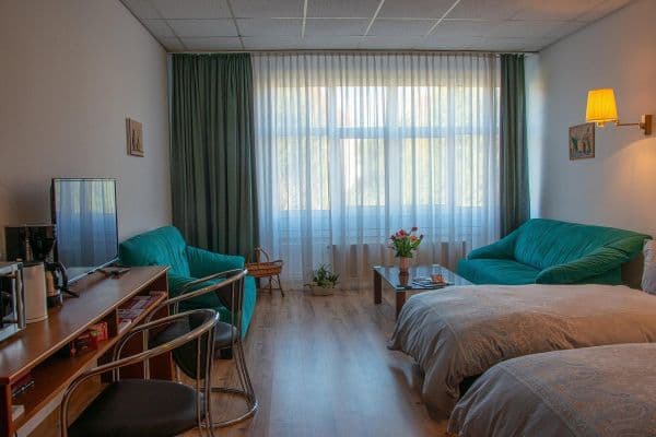 Prenájom bytu 3-izbový 114 m², Steinbergstr. 3, Leipzig OT Holzhausen Prenájom bytu 3-izbový 114 m², Steinbergstr. 3, Leipzig OT Holzhausen