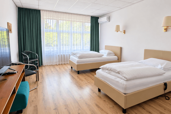 Prenájom bytu 3-izbový 114 m², Steinbergstr. 3, Leipzig OT Holzhausen, Sasko Prenájom bytu 3-izbový 114 m², Steinbergstr. 3, Leipzig OT Holzhausen, Sasko