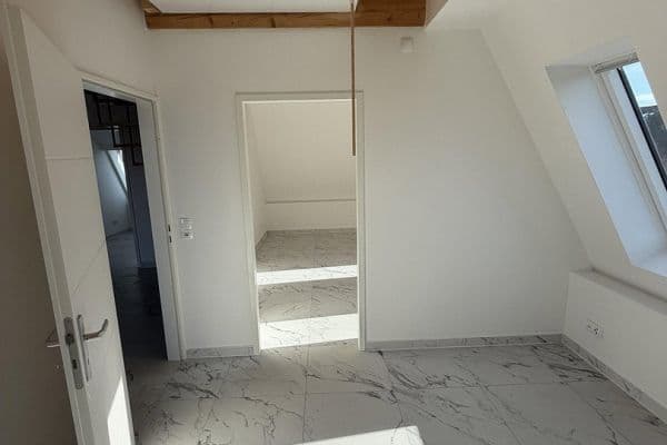Prenájom bytu 4-izbový 111 m², Küfersteig 2, Berlin Prenájom bytu 4-izbový 111 m², Küfersteig 2, Berlin