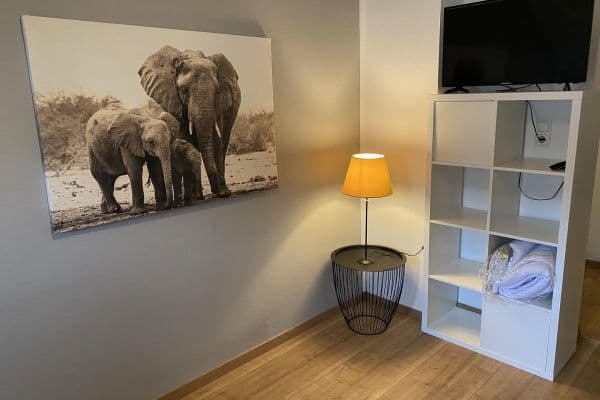 Prenájom bytu 2-izbový 60 m², Moritzstr.8 Hinterhaus, Wiesbaden, Hesensko Prenájom bytu 2-izbový 60 m², Moritzstr.8 Hinterhaus, Wiesbaden, Hesensko