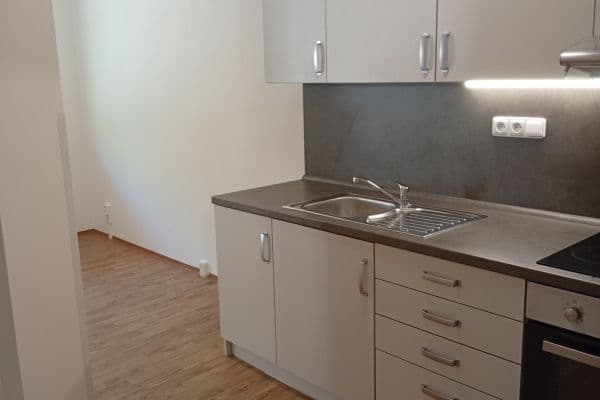 Prenájom bytu 3-izbový 80 m², Benešova, SO POÚ Kutná Hora Prenájom bytu 3-izbový 80 m², Benešova, SO POÚ Kutná Hora