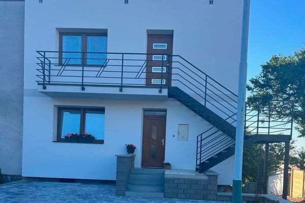 Prenájom bytu 2-izbový 64 m², Větrná, SO POÚ Miroslav Prenájom bytu 2-izbový 64 m², Větrná, SO POÚ Miroslav