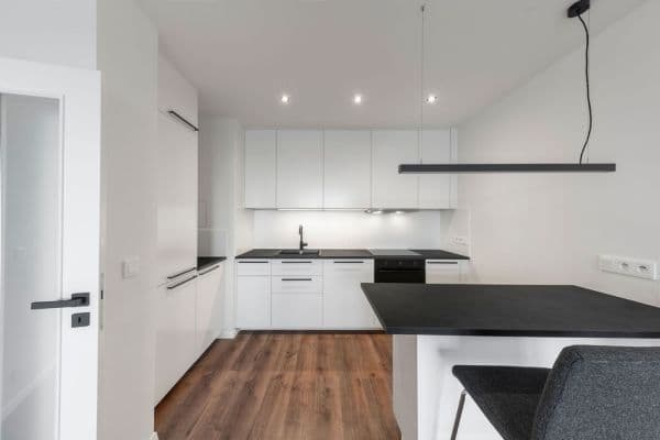 Predaj bytu 3-izbový 70 m², Poljanovova, Praha Predaj bytu 3-izbový 70 m², Poljanovova, Praha