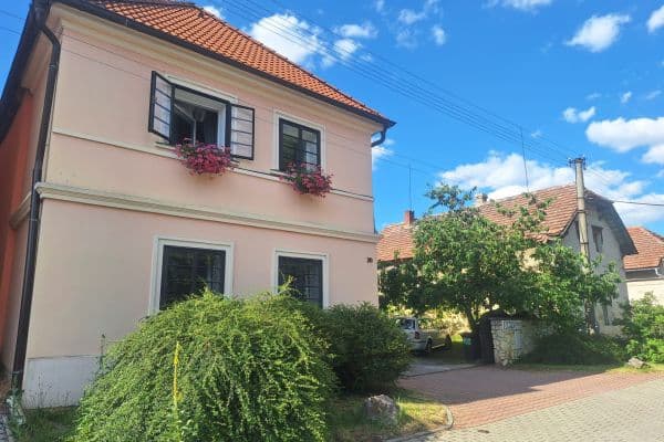 Prenájom bytu Garsoniéra 31 m², Družstevní, Kněževes Prenájom bytu Garsoniéra 31 m², Družstevní, Kněževes