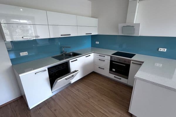 Prenájom bytu 3-izbový 66 m², Pavla Beneše, Praha Prenájom bytu 3-izbový 66 m², Pavla Beneše, Praha