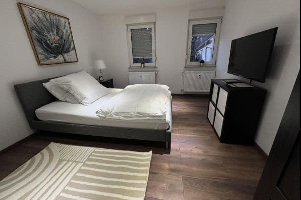 Prenájom bytu 1-izbový 30 m², Schwanheimer Str. 66a, Frankfurt Prenájom bytu 1-izbový 30 m², Schwanheimer Str. 66a, Frankfurt