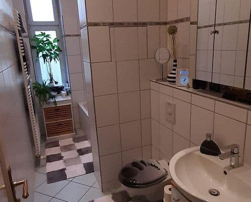 Prenájom bytu 3-izbový 88 m², Herrenhausstr. 11, Berlin, Berlín Prenájom bytu 3-izbový 88 m², Herrenhausstr. 11, Berlin, Berlín