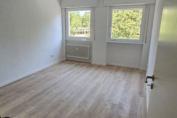 Prenájom bytu 2-izbový 75 m², K3, 29, Mannheim Prenájom bytu 2-izbový 75 m², K3, 29, Mannheim