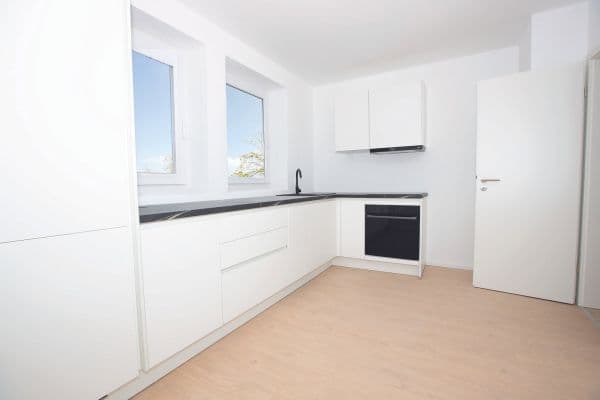 Prenájom bytu 4-izbový 94 m², Sulzburgstraße 40, Lenningen Prenájom bytu 4-izbový 94 m², Sulzburgstraße 40, Lenningen