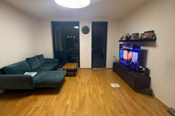 Prenájom bytu 3-izbový 40 m², Kouteckého, Prague Prenájom bytu 3-izbový 40 m², Kouteckého, Prague