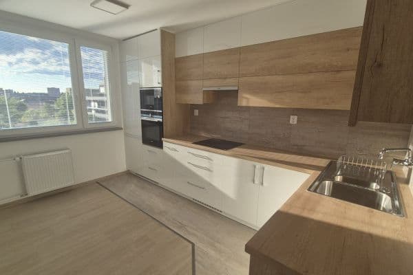 Prenájom bytu 3-izbový 78 m², Slunečná, SO POÚ Hodonín Prenájom bytu 3-izbový 78 m², Slunečná, SO POÚ Hodonín