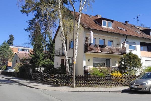 Predaj domu 240 m², pozemok 500 m², Marienbader Straße, Erlangen Predaj domu 240 m², pozemok 500 m², Marienbader Straße, Erlangen